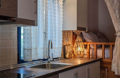 Aperio Cottage | Hilltop Retreat with Sea Views – 15 Min Walk to Kyra Panagia Beach