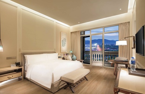 Jinzhou District Resort | Hilton Dalian Golden Pebble Beach Resort