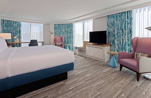 Brookline Hotel | Hilton Garden Inn Boston Brookline, MA