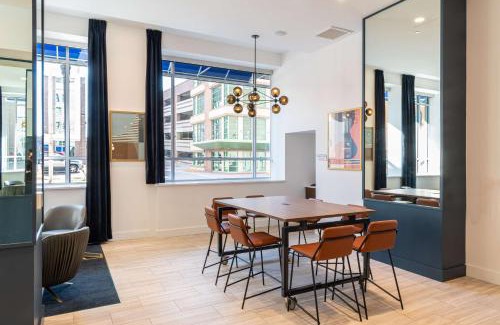 Flint Hotel | Hilton Garden Inn Flint Downtown