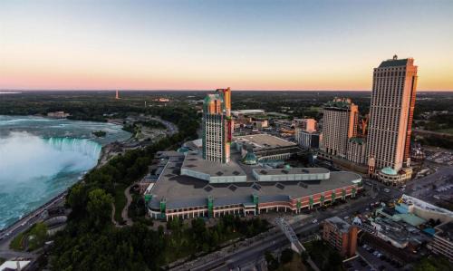 Fallsview Hotel | Hilton Niagara Falls/Fallsview Hotel and Suites