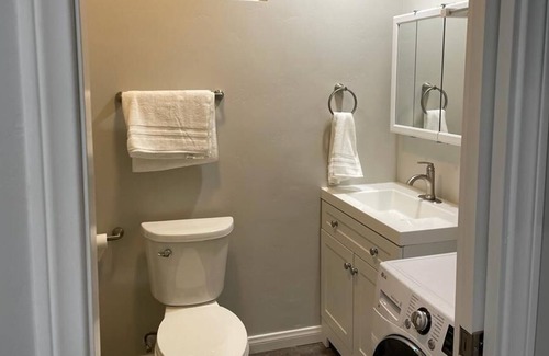 Mira Mesa Apartment | Hip studio, friendly neighborhood 20 mins downtown