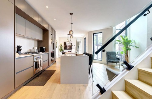 Plateau Mont Royal Apartment | Historic Charm Overlooking Parc Lafontaine!