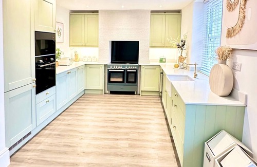 Trowbridge House | Historic Charm : Perfect For Groups. Hot tub and plenty of parking onsite