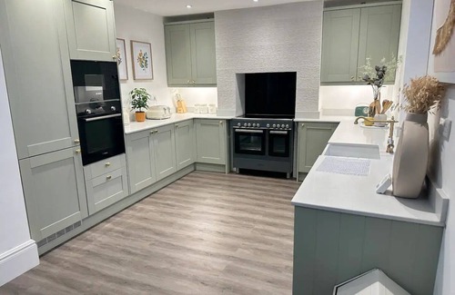 Trowbridge House | Historic Charm : Perfect For Groups. Hot tub and plenty of parking onsite