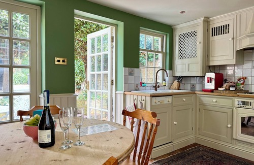 Cambridge City Centre House | Historic Georgian Cottage on Midsummer Common