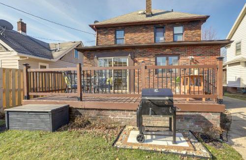 Lorain House | Historic Lorain Home Walk to Lake Erie!