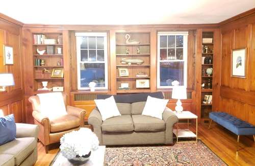 Stockbridge House | Historic Rectory Retreat in Stockbridge – Getaway for 8-12 Guests