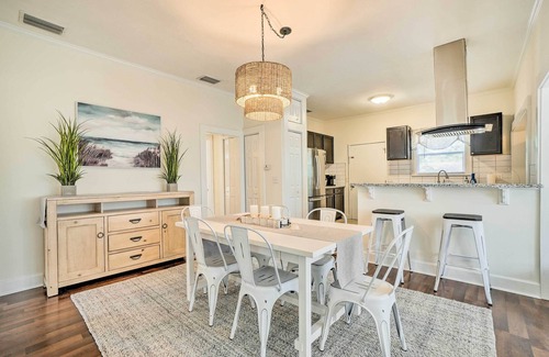 Tarpon Springs Cottage | Historic Tarpon Springs Abode ~ 3 Mi to Beach