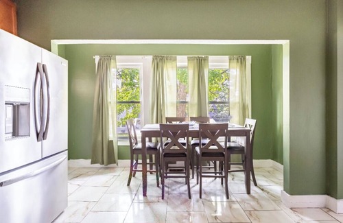 Manchester House | Historical Blvd. Cheney Bros HillTop Mansion