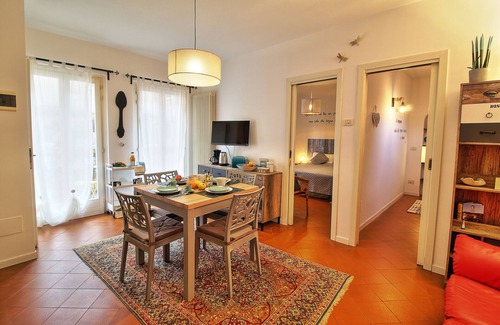Lazise Old Town Apartment | Historical center elegant apartment