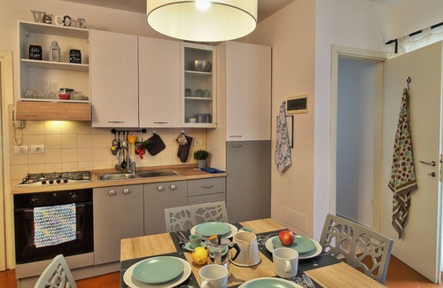 Lazise Old Town Apartment | Historical center elegant apartment