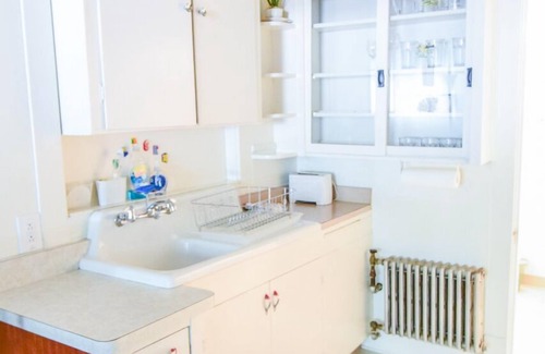 Seward Apartment | Historical Studio Apartment in Downtown Seward with Mt. Marathon View