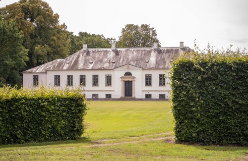 Sakskobing House | Historisk Gods på Lolland med Egen Park og Skov