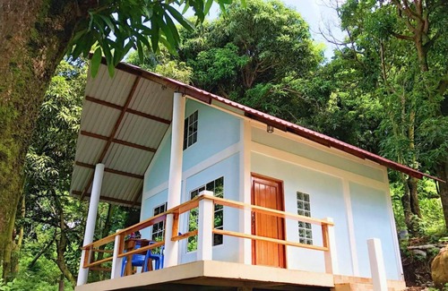 Corn Island House | HiUP Treehouse Cabin - Ocean Views - By Best Beach - Private