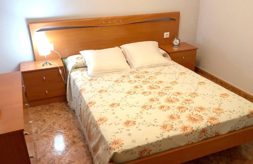 Madrigal de las Altas Torres House | Homerez - Spacious house for 8 ppl. with terrace at Madrigal de las Altas Torres