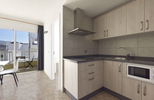 Playa San Juan Apartment | Holiday Apartment “Macarena” in Playa San Juan with Mountain View and Balcony