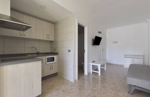 Playa San Juan Apartment | Holiday Apartment “Macarena” in Playa San Juan with Mountain View and Balcony