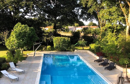 Saint-Georges-de-Pointindoux House | Homerez - Amazing house 10 km away from the beach for 6 ppl. with swimming-pool