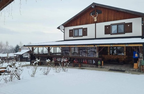 Rasnov House | Hochwertig eingerichtetes Ferienhaus für große Gruppen