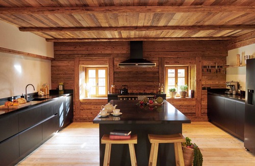 Livinallongo del Col di Lana House | Holiday Home 'Casa Tre Cime' with Mountain View, Private Terrace and Wi-Fi