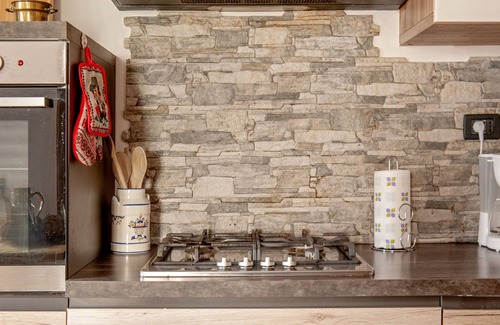 Asciano Pisano House | Holiday Home 'Casa Zito' with Mountain View, Private Terrace and Wi-Fi