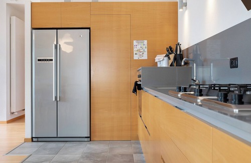 Magugnago Apartment | Holiday Apartment "Casa-Lago Suite" with Lake View, Shared Pool & Wi-Fi