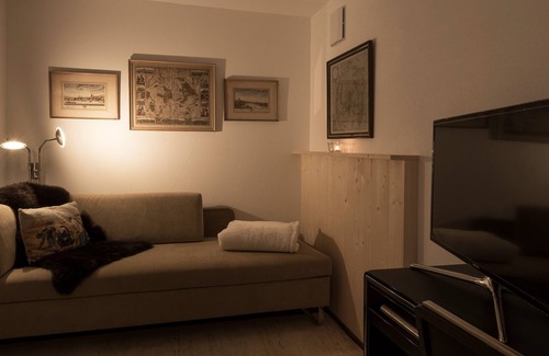 Klosters Platz Apartment | Holiday Apartment "Belawis" with Balcony & Wi-Fi