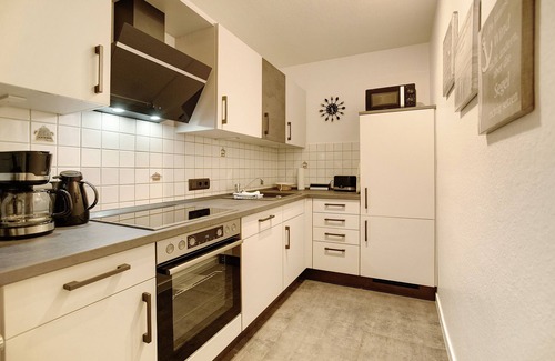 Bad Zwischenahn Apartment | Holiday Apartment "Maja Am Yachthafen" with Sea View, Balcony & Wi-Fi