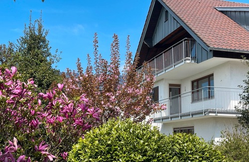 Lindau Apartment | Holiday Apartment "Lieblingsmensch" with Private Balcony and Wi-Fi