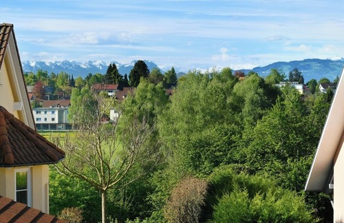 Enzisweiler Apartment | Holiday Apartment 'Dinkelbach Landhaus 1 A Charmant' with Lake View, Balcony and Wi-Fi