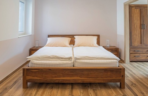 Beerfelde Apartment | Holiday apartment on the farm with its own parking space, barrier-free