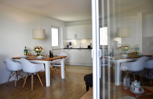 Weissensberg Apartment | Holiday Apartment 'Quartier Wellant' with Private Terrace, Private Garden and Wi-Fi