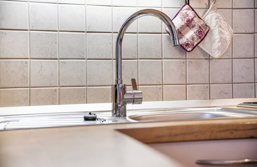 Spinga Apartment | Holiday Apartment "Sonnenschein" with Mountain View, Balcony & Wi-Fi