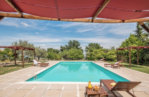 Sarteano House | Holiday Apartment 'Tenuta Podere Montemelino' with Lakes and Hills View, Pool & Wi-Fi