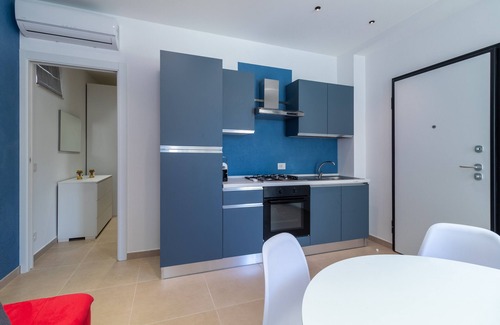 Casuzze Apartment | Holiday Apartment "Verdemare" with Sea View, Balcony and Wi-Fi