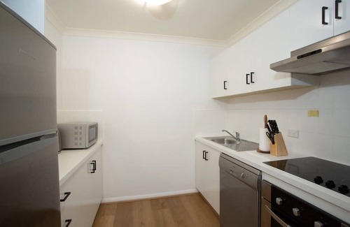 Northbridge Apartment | Holiday Apartment with Pool and WiFi