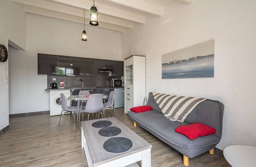 Le Grand-Village-Plage House | Holiday Home "Pied à Terre" with Private Terrace