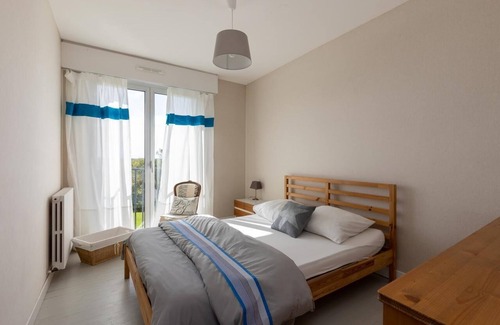 Saint-Martin-de-Seignanx House | Holiday Home 'Espace, Luxe, Calme Et Nature' with Mountain View and Air Conditioning