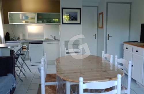 Saint-Vincent-sur-Jard House | Holiday Home for 4/5 in Saint Vincent sur Jard with Pool Access