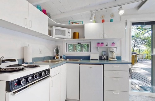 Saugatuck Resort | Holiday Hill Resort "The Treehouse" Unit 722