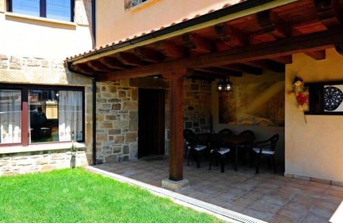 Aldehuela del Rincon House | Holiday Home 'El Valle De La Mantequilla' with Mountain View, Private Terrace and Wi-Fi