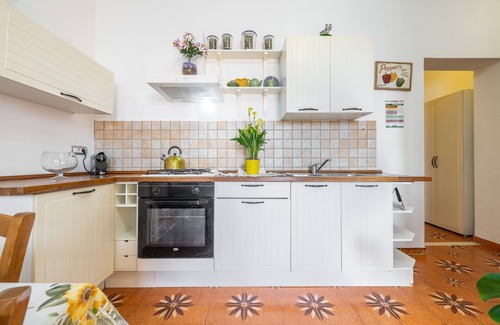 San Giovanni Suergiu House | Holiday Home 'Gaia Casa Vacanze' with Private Terrace, Balcony and Air Conditioning