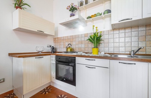 San Giovanni Suergiu House | Holiday Home 'Gaia Casa Vacanze' with Private Terrace, Balcony and Air Conditioning