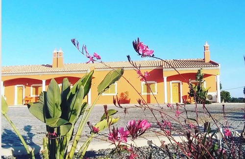 Aldeia dos Palheiros House | Holiday Home 'Herdade Monte Gordo - Casa 2' with Shared Pool, Wi-Fi and Air Conditioning