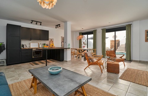 Canillas de Albaida House | Holiday Home "El Cine" with Mountain View, Pool & Wi-Fi