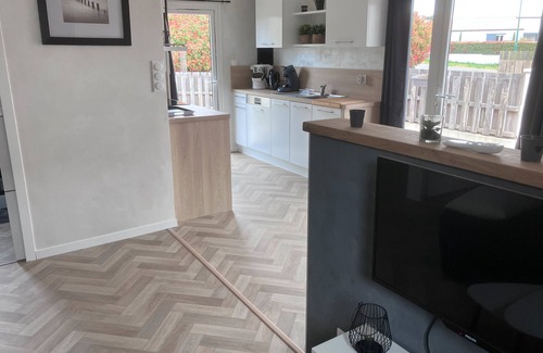 Olonne-sur-Mer House | Holiday Home 'Le Refuge Sablais' with Private Terrace, Wi-Fi and Air Conditioning