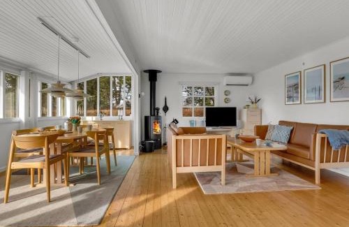 Næsby Strand House | Holiday Home Andrine - 100m from the sea by Interhome