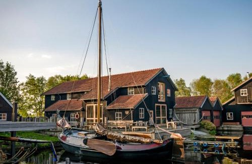 Eernewoude House | Holiday Home Bungalowpark It Wiid by Interhome