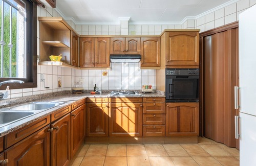 Yatova Ski Chalet | Holiday Home 'Ca La Morancica' with Mountain Views, Wi-Fi and Air Conditioning